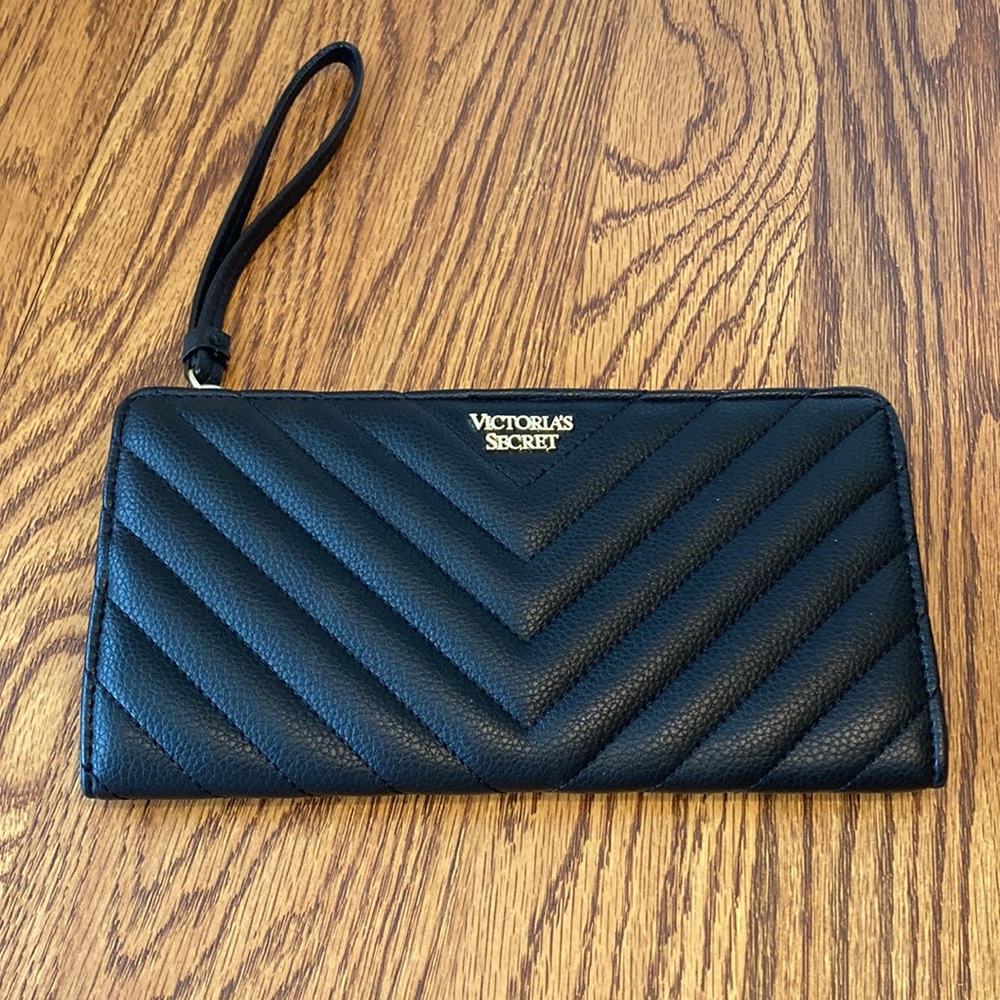 Victoria’s Secret V-Quilted Wallet/Wristlet  in Black, never used.